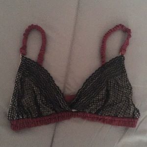 URBAN OUTFITTERS - Out From Under Lace Bra -Medium